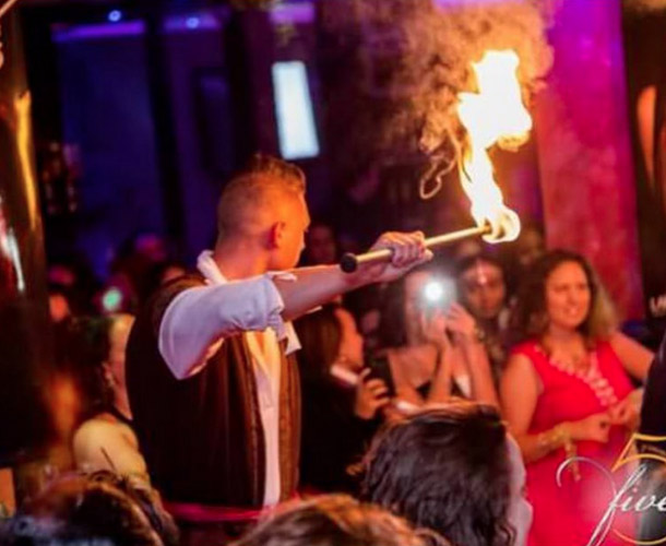 Gogo danseur Suisse Tyler